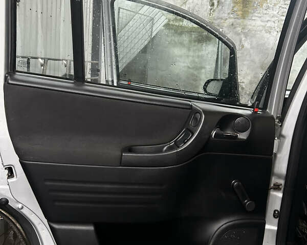 Опель Зафира, объемом двигателя 2.2 л и пробегом 460 тыс. км за 4200 $, фото 5 на Automoto.ua