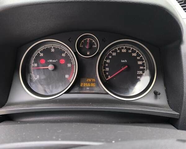 Опель Зафіра, об'ємом двигуна 1.9 л та пробігом 235 тис. км за 5300 $, фото 5 на Automoto.ua
