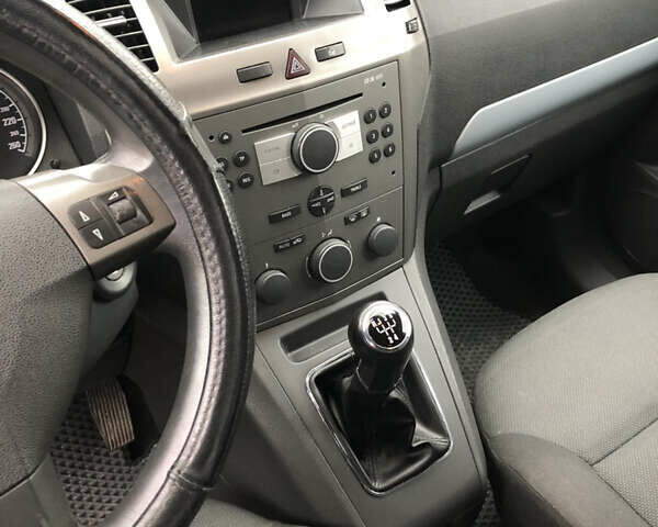 Опель Зафира, объемом двигателя 1.6 л и пробегом 230 тыс. км за 5600 $, фото 4 на Automoto.ua