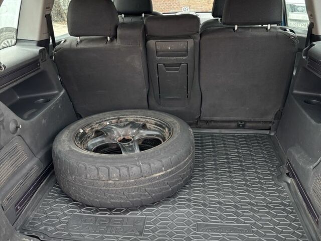 Опель Зафира, объемом двигателя 0 л и пробегом 246 тыс. км за 4200 $, фото 4 на Automoto.ua