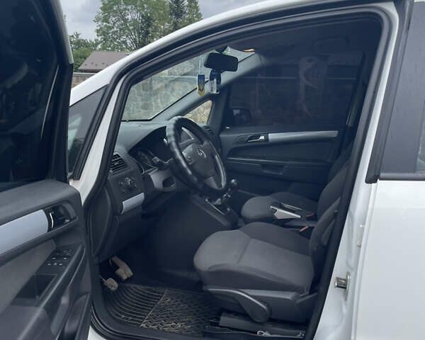 Опель Зафира, объемом двигателя 1.9 л и пробегом 300 тыс. км за 5100 $, фото 8 на Automoto.ua