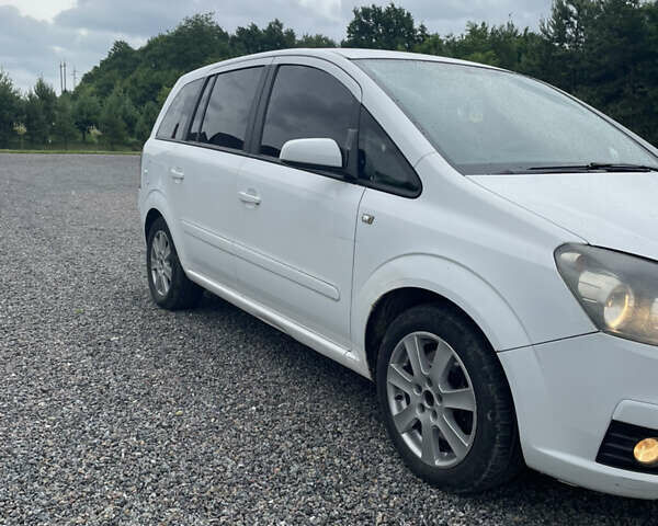 Опель Зафира, объемом двигателя 1.9 л и пробегом 300 тыс. км за 5100 $, фото 2 на Automoto.ua