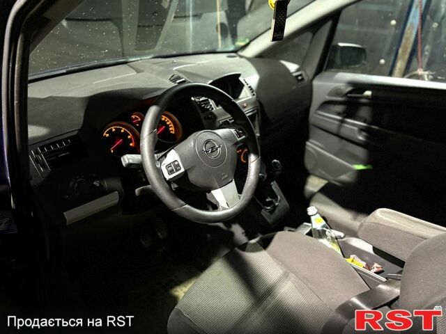 Опель Зафира, объемом двигателя 1.9 л и пробегом 250 тыс. км за 2600 $, фото 6 на Automoto.ua