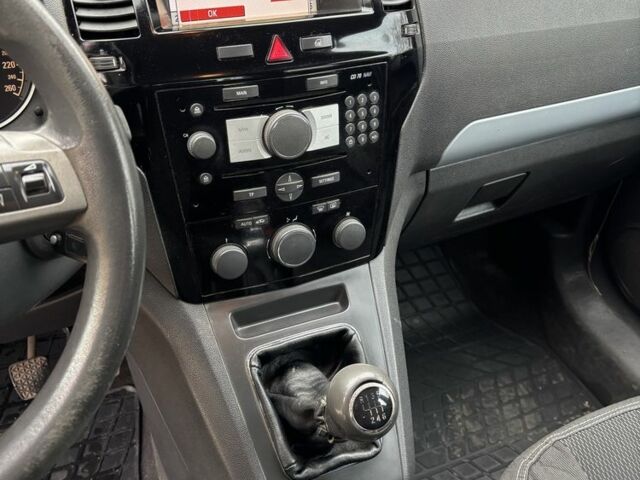 Опель Зафира, объемом двигателя 0 л и пробегом 246 тыс. км за 4200 $, фото 2 на Automoto.ua