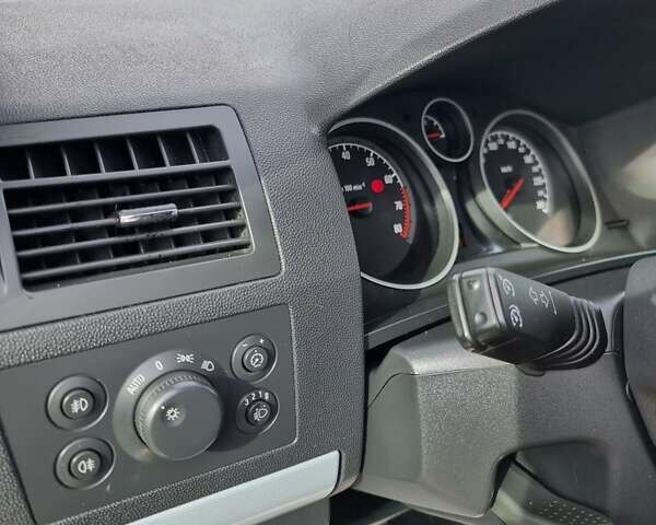 Опель Зафира, объемом двигателя 0 л и пробегом 225 тыс. км за 5500 $, фото 28 на Automoto.ua