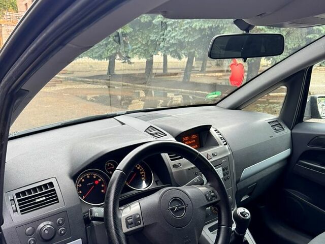 Опель Зафира, объемом двигателя 1.6 л и пробегом 184 тыс. км за 6200 $, фото 5 на Automoto.ua