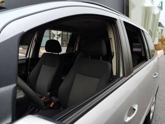 Опель Зафира, объемом двигателя 1.9 л и пробегом 253 тыс. км за 4490 $, фото 3 на Automoto.ua