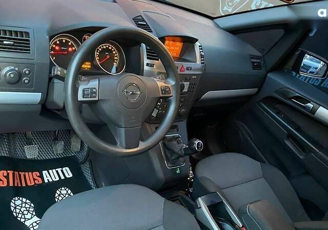 Опель Зафира, объемом двигателя 0 л и пробегом 255 тыс. км за 6000 $, фото 13 на Automoto.ua