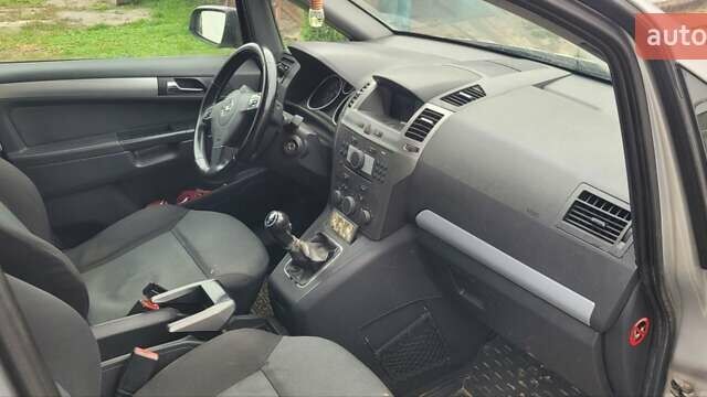 Опель Зафира 2007 в Черкассах на Automoto.ua Опель Зафира, объемом двигателя 1.8 л и пробегом 380 тыс. км за 6000 $, фото 2 на Automoto.ua