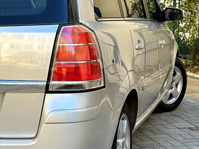 Опель Зафира, объемом двигателя 1.8 л и пробегом 256 тыс. км за 5750 $, фото 2 на Automoto.ua