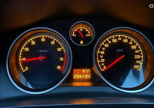 Опель Зафира, объемом двигателя 0 л и пробегом 255 тыс. км за 6000 $, фото 18 на Automoto.ua