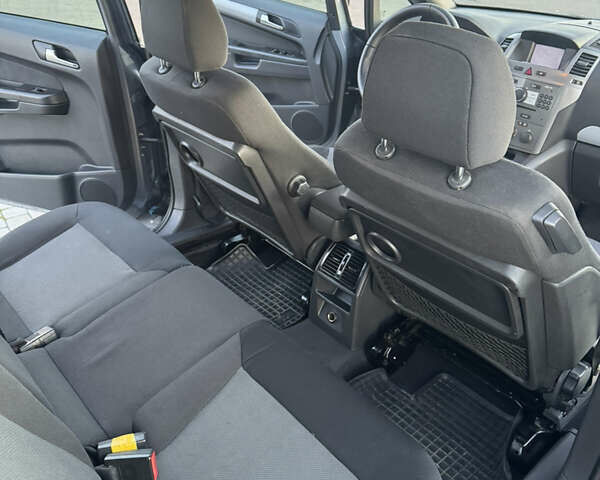 Опель Зафира, объемом двигателя 1.9 л и пробегом 317 тыс. км за 4450 $, фото 11 на Automoto.ua