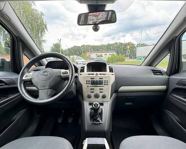 Опель Зафира, объемом двигателя 1.7 л и пробегом 239 тыс. км за 6500 $, фото 10 на Automoto.ua