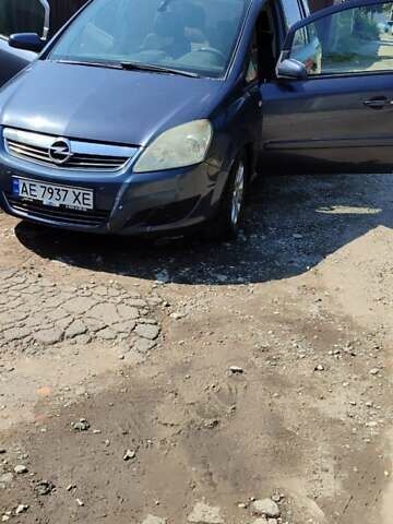 Опель Зафира, объемом двигателя 1.69 л и пробегом 234 тыс. км за 7200 $, фото 1 на Automoto.ua