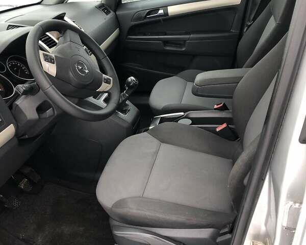 Опель Зафира, объемом двигателя 1.8 л и пробегом 300 тыс. км за 6000 $, фото 2 на Automoto.ua