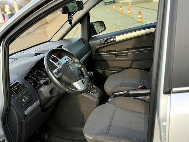 Опель Зафира, объемом двигателя 1.7 л и пробегом 200 тыс. км за 7000 $, фото 9 на Automoto.ua