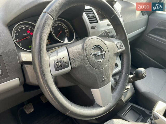 Опель Зафира, объемом двигателя 1.6 л и пробегом 120 тыс. км за 5600 $, фото 18 на Automoto.ua