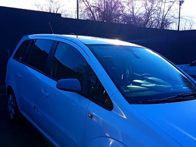 Опель Зафира, объемом двигателя 1.6 л и пробегом 217 тыс. км за 6600 $, фото 3 на Automoto.ua