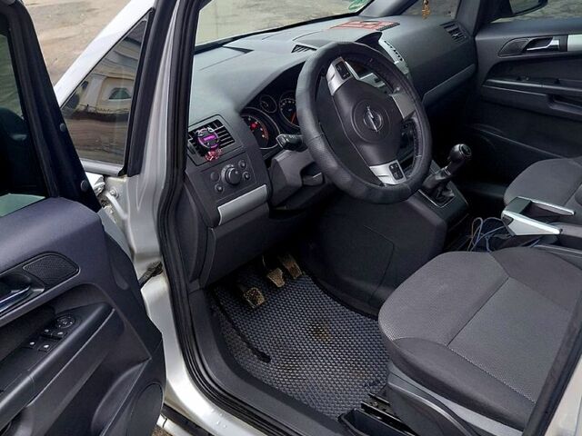 Опель Зафира, объемом двигателя 1.6 л и пробегом 210 тыс. км за 6650 $, фото 4 на Automoto.ua