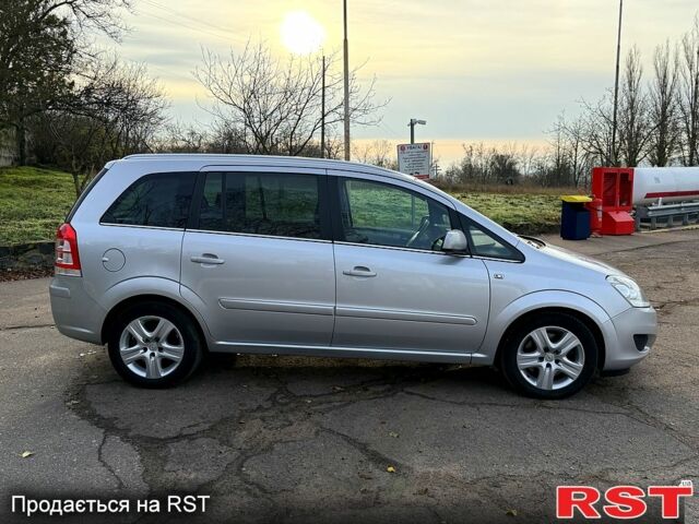 Опель Зафира, объемом двигателя 1.7 л и пробегом 200 тыс. км за 7000 $, фото 5 на Automoto.ua