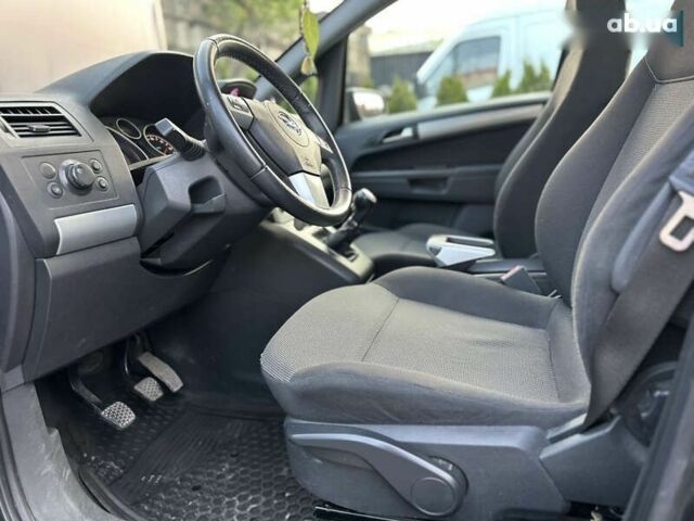 Опель Зафира, объемом двигателя 1.7 л и пробегом 214 тыс. км за 7000 $, фото 4 на Automoto.ua