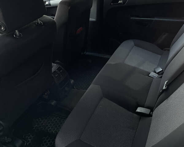 Опель Зафира, объемом двигателя 1.7 л и пробегом 214 тыс. км за 6100 $, фото 2 на Automoto.ua