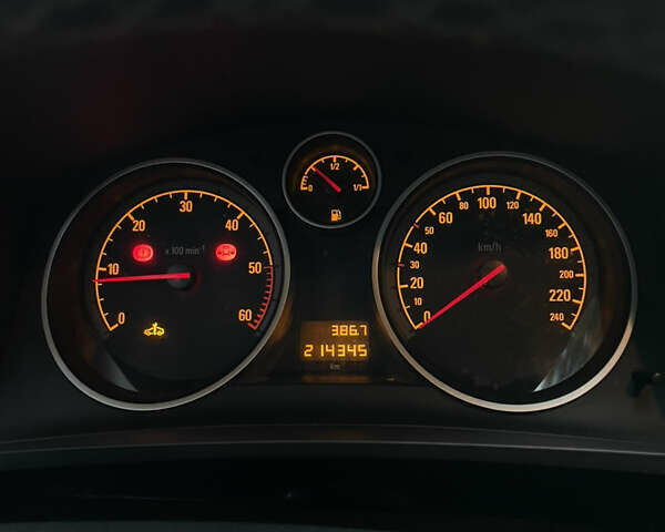 Опель Зафира, объемом двигателя 1.7 л и пробегом 214 тыс. км за 6100 $, фото 1 на Automoto.ua