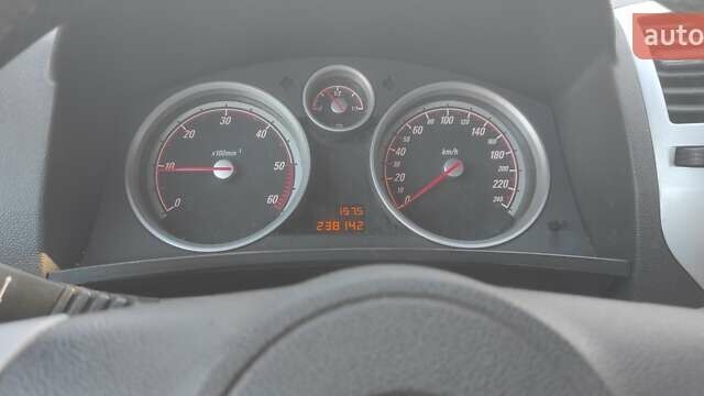 Опель Зафира, объемом двигателя 0 л и пробегом 238 тыс. км за 6000 $, фото 18 на Automoto.ua