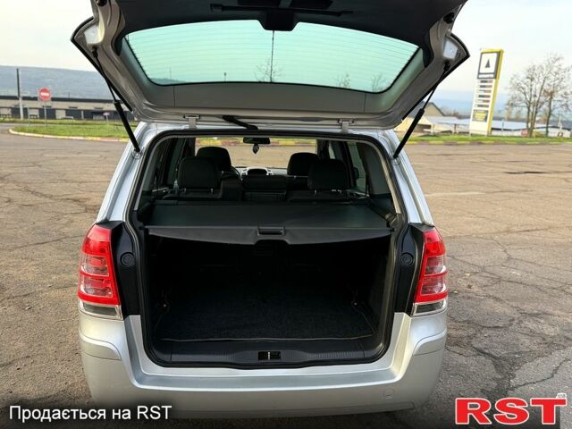 Опель Зафира, объемом двигателя 1.7 л и пробегом 200 тыс. км за 7000 $, фото 8 на Automoto.ua