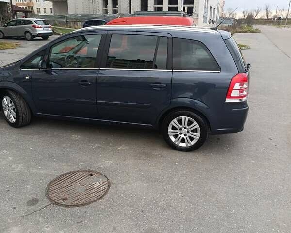 Опель Зафира, объемом двигателя 1.7 л и пробегом 230 тыс. км за 7999 $, фото 2 на Automoto.ua