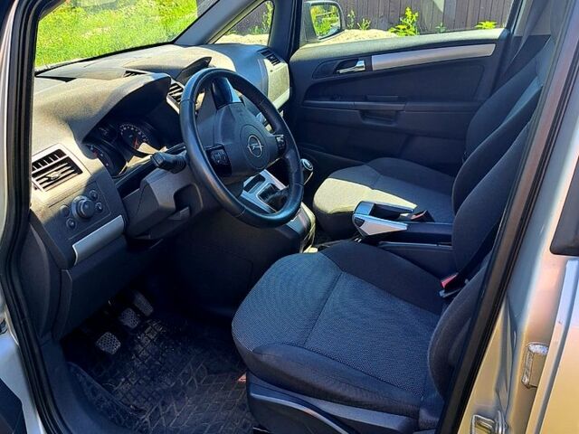 Опель Зафира 2010 в Кропивницком (Кировограде) на Automoto.ua Опель Зафира, объемом двигателя 1.7 л и пробегом 240 тыс. км за 7200 $, фото 2 на Automoto.ua