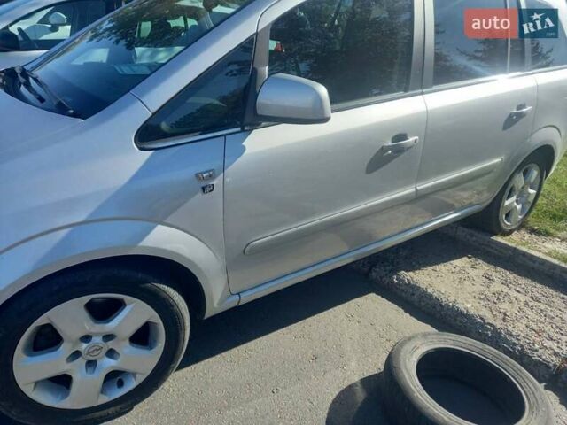 Опель Зафира, объемом двигателя 1.7 л и пробегом 245 тыс. км за 7500 $, фото 2 на Automoto.ua