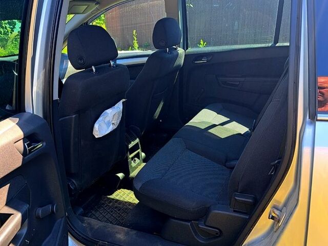 Опель Зафира 2010 в Кропивницком (Кировограде) на Automoto.ua Опель Зафира, объемом двигателя 1.7 л и пробегом 240 тыс. км за 7200 $, фото 3 на Automoto.ua