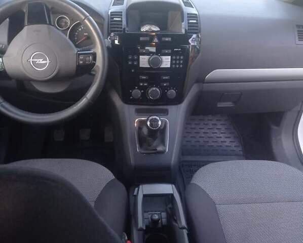 Опель Зафира, объемом двигателя 0 л и пробегом 232 тыс. км за 6600 $, фото 15 на Automoto.ua