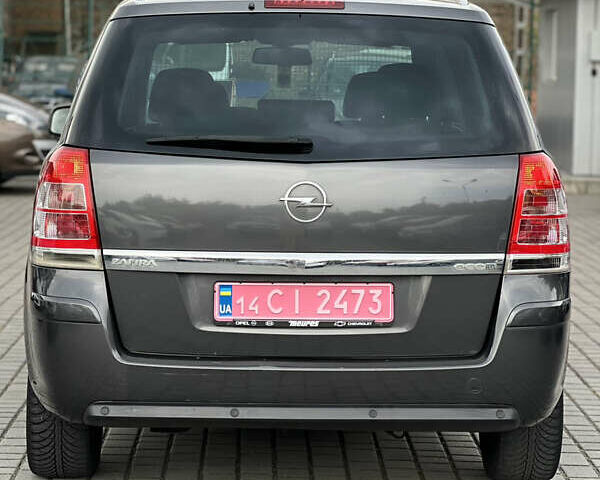 Опель Зафира, объемом двигателя 1.7 л и пробегом 217 тыс. км за 7600 $, фото 4 на Automoto.ua