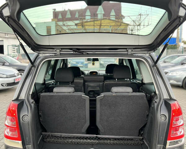 Опель Зафира, объемом двигателя 1.7 л и пробегом 217 тыс. км за 7600 $, фото 9 на Automoto.ua