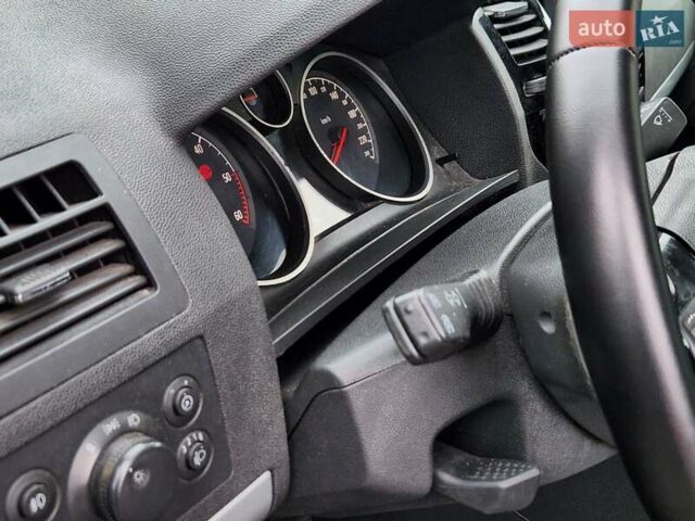 Опель Зафира, объемом двигателя 1.7 л и пробегом 243 тыс. км за 5400 $, фото 18 на Automoto.ua