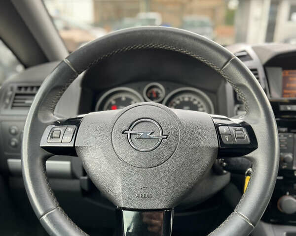 Опель Зафира, объемом двигателя 1.7 л и пробегом 217 тыс. км за 7600 $, фото 12 на Automoto.ua