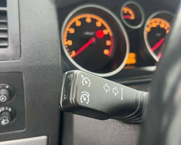 Опель Зафіра, об'ємом двигуна 1.8 л та пробігом 238 тис. км за 7750 $, фото 28 на Automoto.ua