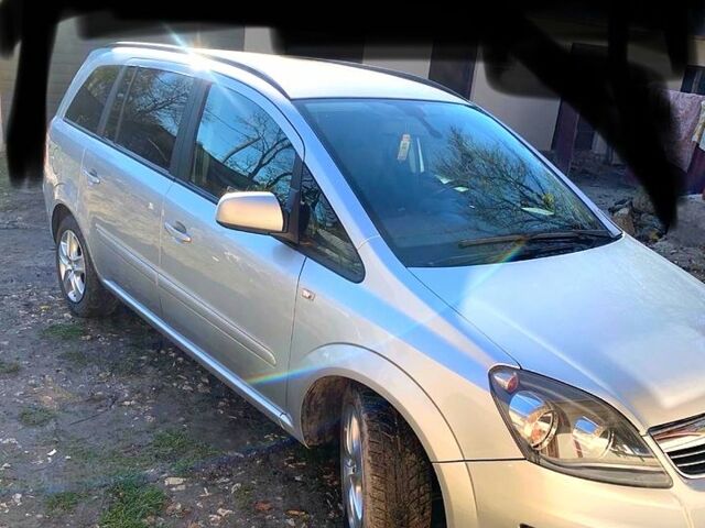 Опель Зафира, объемом двигателя 17 л и пробегом 251 тыс. км за 7200 $, фото 5 на Automoto.ua