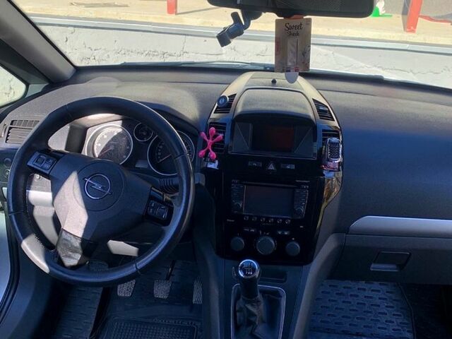 Опель Зафира, объемом двигателя 17 л и пробегом 251 тыс. км за 7200 $, фото 1 на Automoto.ua