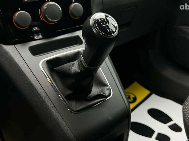 Опель Зафира, объемом двигателя 1.7 л и пробегом 185 тыс. км за 8999 $, фото 11 на Automoto.ua