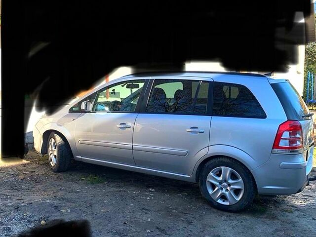 Опель Зафира, объемом двигателя 17 л и пробегом 251 тыс. км за 7200 $, фото 6 на Automoto.ua