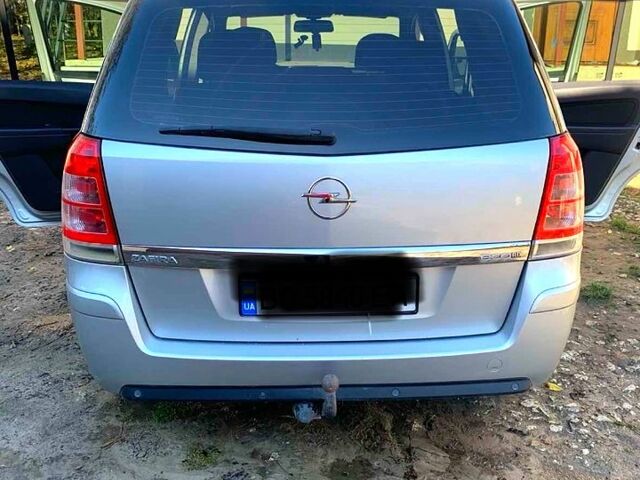 Опель Зафира, объемом двигателя 17 л и пробегом 251 тыс. км за 7200 $, фото 2 на Automoto.ua