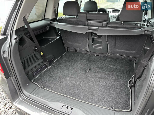 Опель Зафира, объемом двигателя 1.6 л и пробегом 173 тыс. км за 7200 $, фото 56 на Automoto.ua