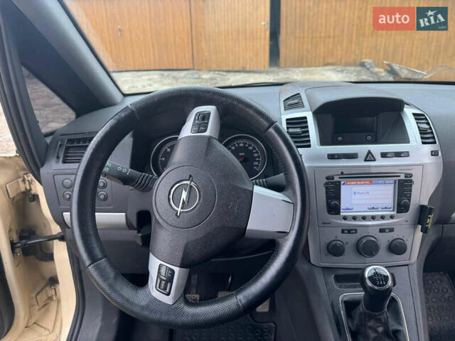 Опель Зафира, объемом двигателя 1.7 л и пробегом 208 тыс. км за 6500 $, фото 9 на Automoto.ua