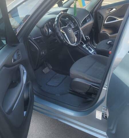 Опель Зафіра, об'ємом двигуна 2 л та пробігом 313 тис. км за 9700 $, фото 5 на Automoto.ua
