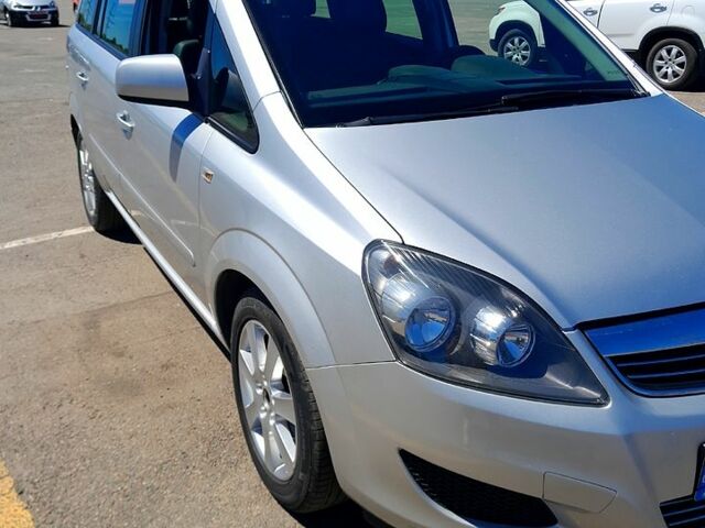 Опель Зафира 2014 в Харькове на Automoto.ua Опель Зафира, объемом двигателя 17 л и пробегом 256 тыс. км за 7900 $, фото 6 на Automoto.ua