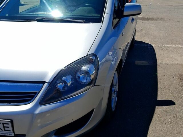 Опель Зафира 2014 в Харькове на Automoto.ua Опель Зафира, объемом двигателя 17 л и пробегом 256 тыс. км за 7900 $, фото 7 на Automoto.ua