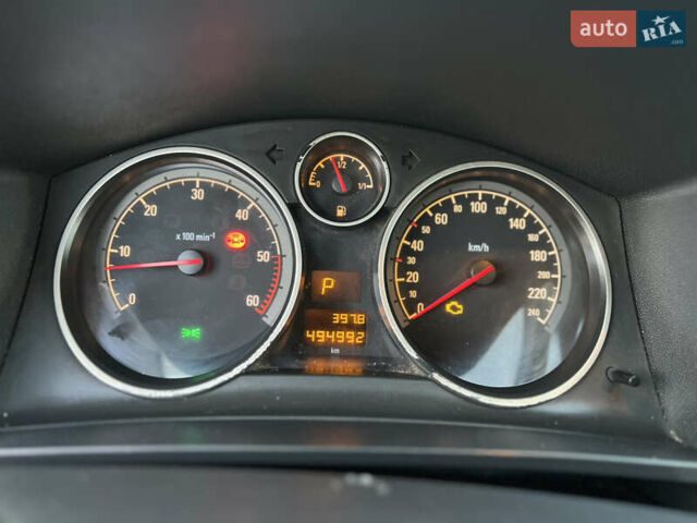 Желтый Опель Зафира, объемом двигателя 1.9 л и пробегом 494 тыс. км за 3400 $, фото 10 на Automoto.ua